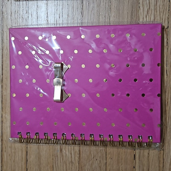 New in wrapper decorative ruled notebook - Picture 1 of 3